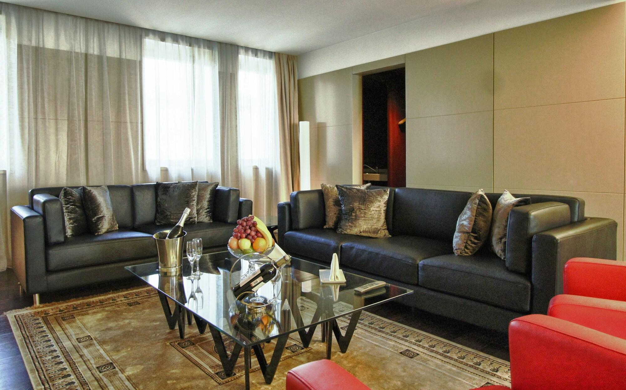The Dostyk Hotel Almati Kültér fotó
