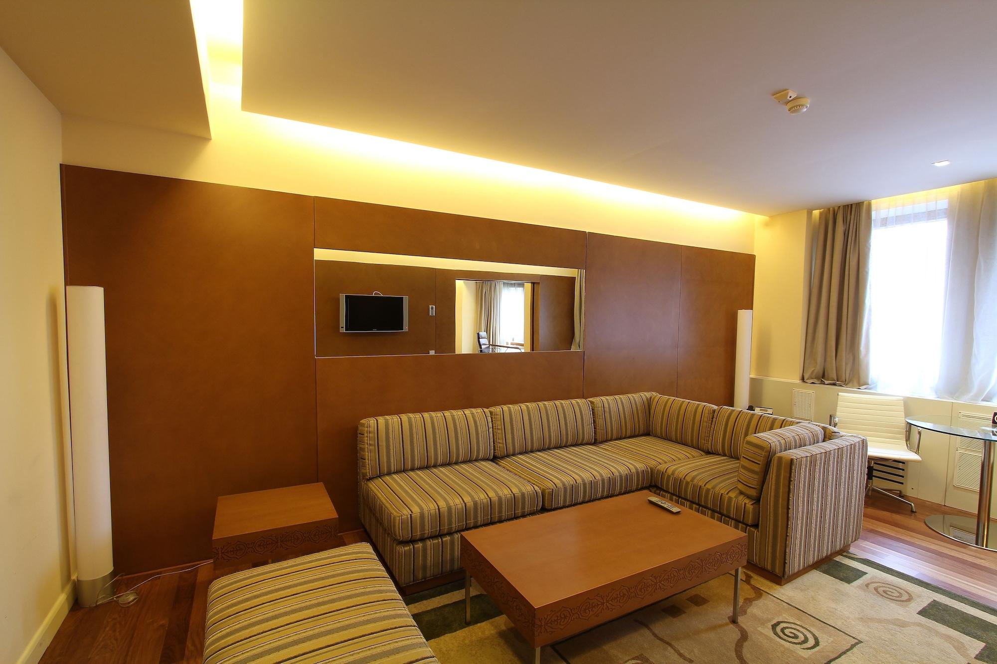 The Dostyk Hotel Almati Kültér fotó