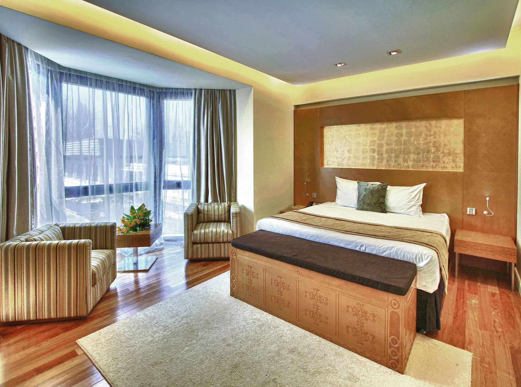 The Dostyk Hotel Almati Kültér fotó