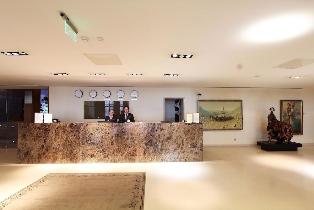 The Dostyk Hotel Almati Kültér fotó