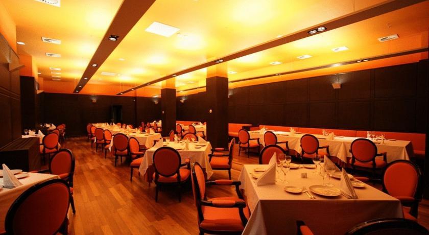 The Dostyk Hotel Almati Kültér fotó