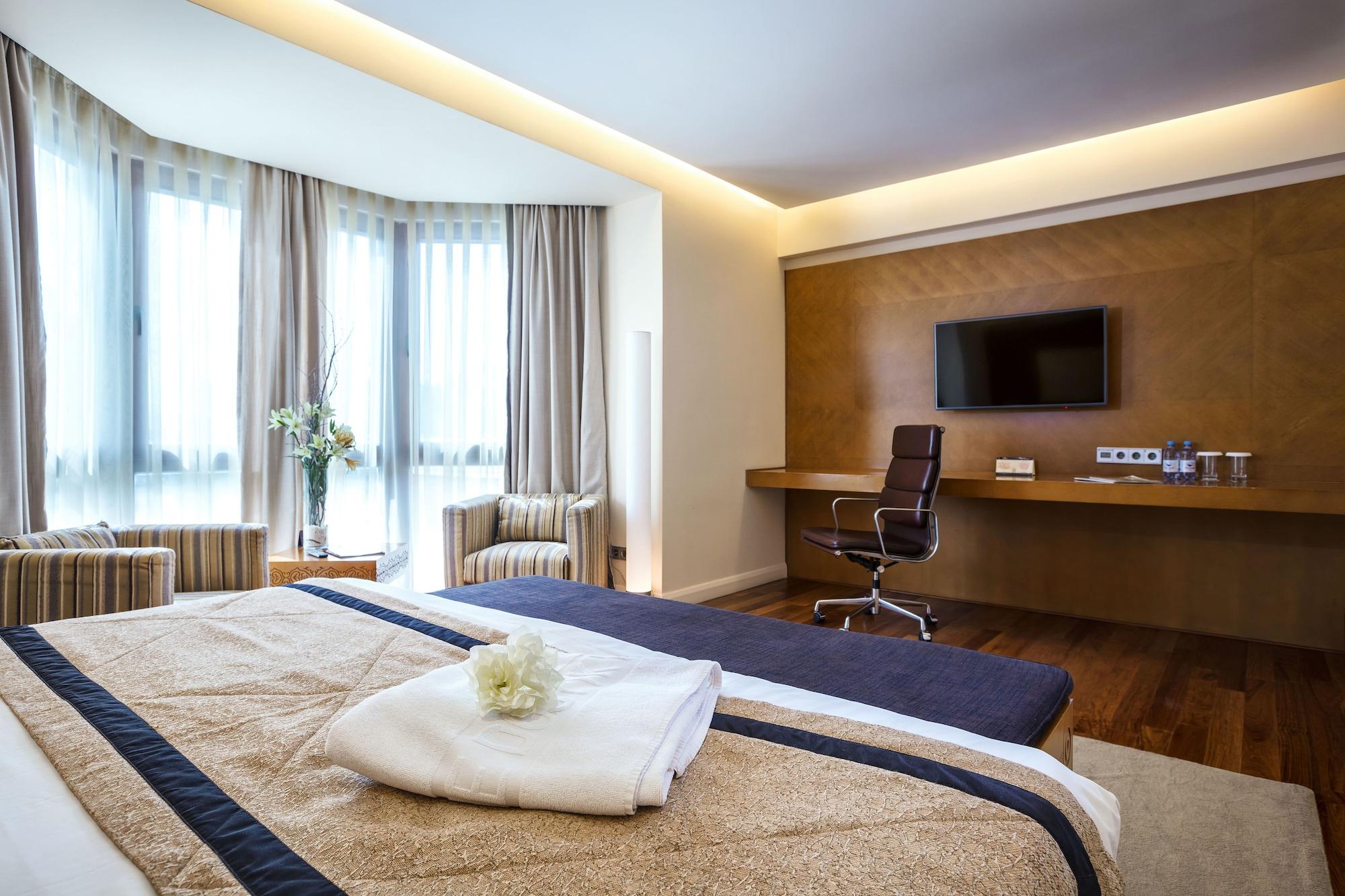 The Dostyk Hotel Almati Kültér fotó