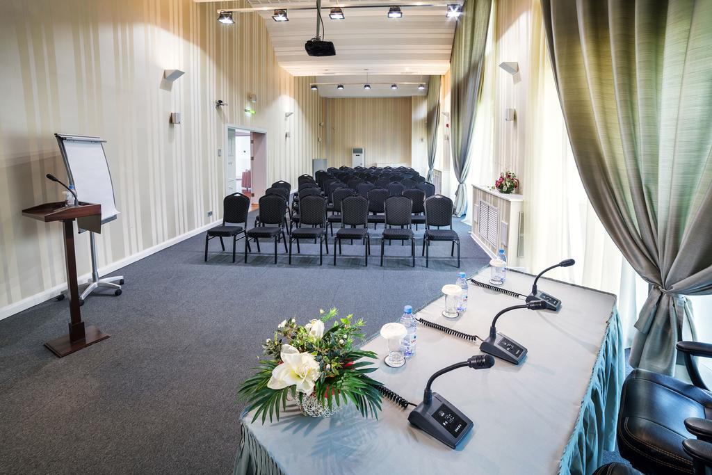 The Dostyk Hotel Almati Kültér fotó